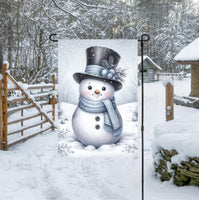 
              This adorable Snowman Garden Flag will be perfect to welcome your Winter guests
            